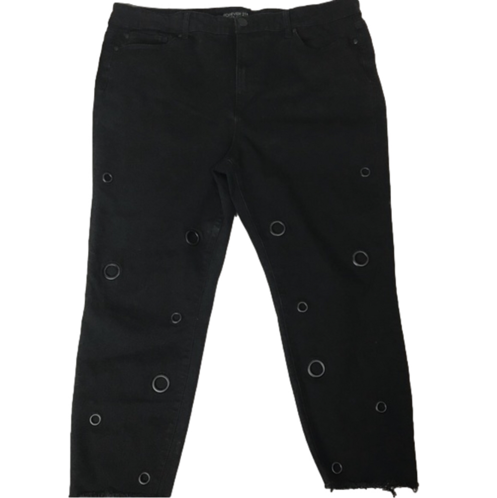 Forever 21 plus | Cropped Black jean rings  20
